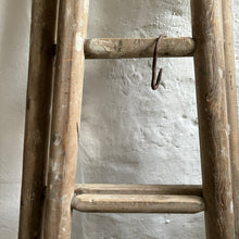 Laden Sie das Bild in den Galerie-Viewer, Pair of French Antique Painters Ladders
