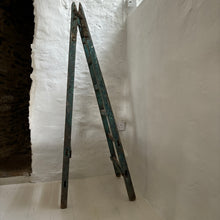 将图片加载到图库查看器，Small French Painters Ladders
