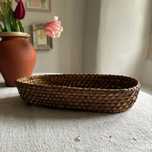 Load image into Gallery viewer, Sustainable Medium French Rye Work Banneton Basket by Penlen
