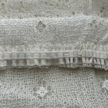 Carica l&#39;immagine nel visualizzatore di Gallery, French Antique Crocheted Lace Curtains
